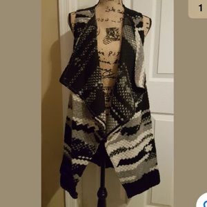 Designed in Los Angeles long native sweater vest S